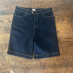 Levi’s 512 Bermuda Shorts Dark Wash Sz 4P